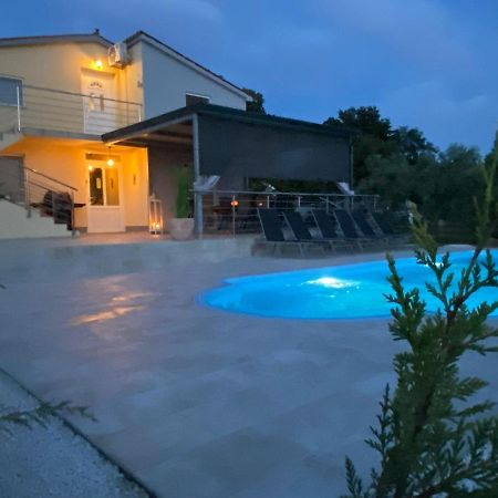 Aleya FERIENHAUS mit Pool Medulin Dış mekan fotoğraf