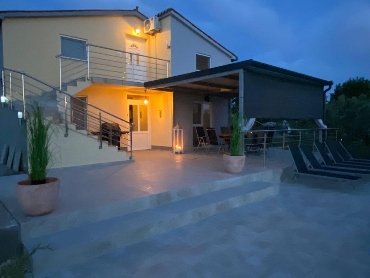Aleya FERIENHAUS mit Pool Medulin Dış mekan fotoğraf