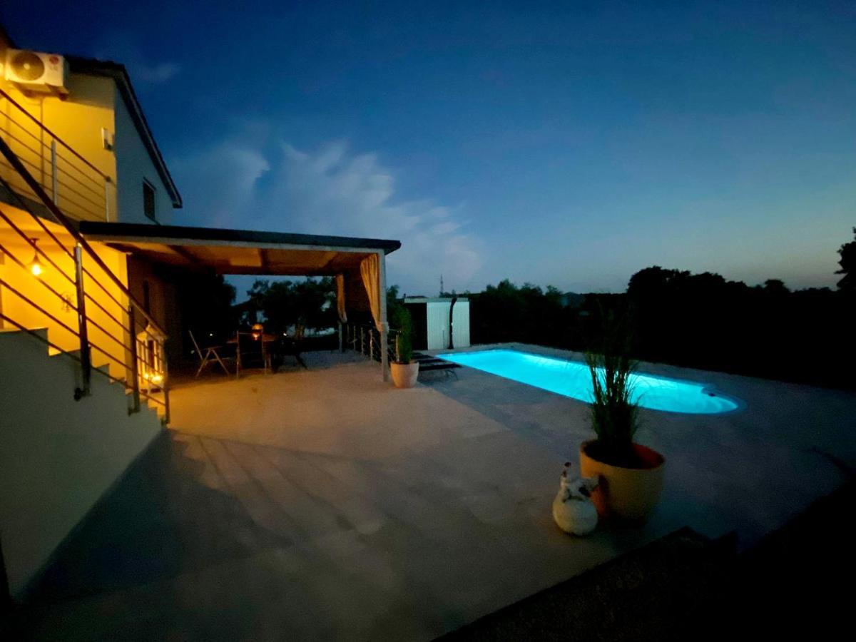Aleya FERIENHAUS mit Pool Medulin Dış mekan fotoğraf
