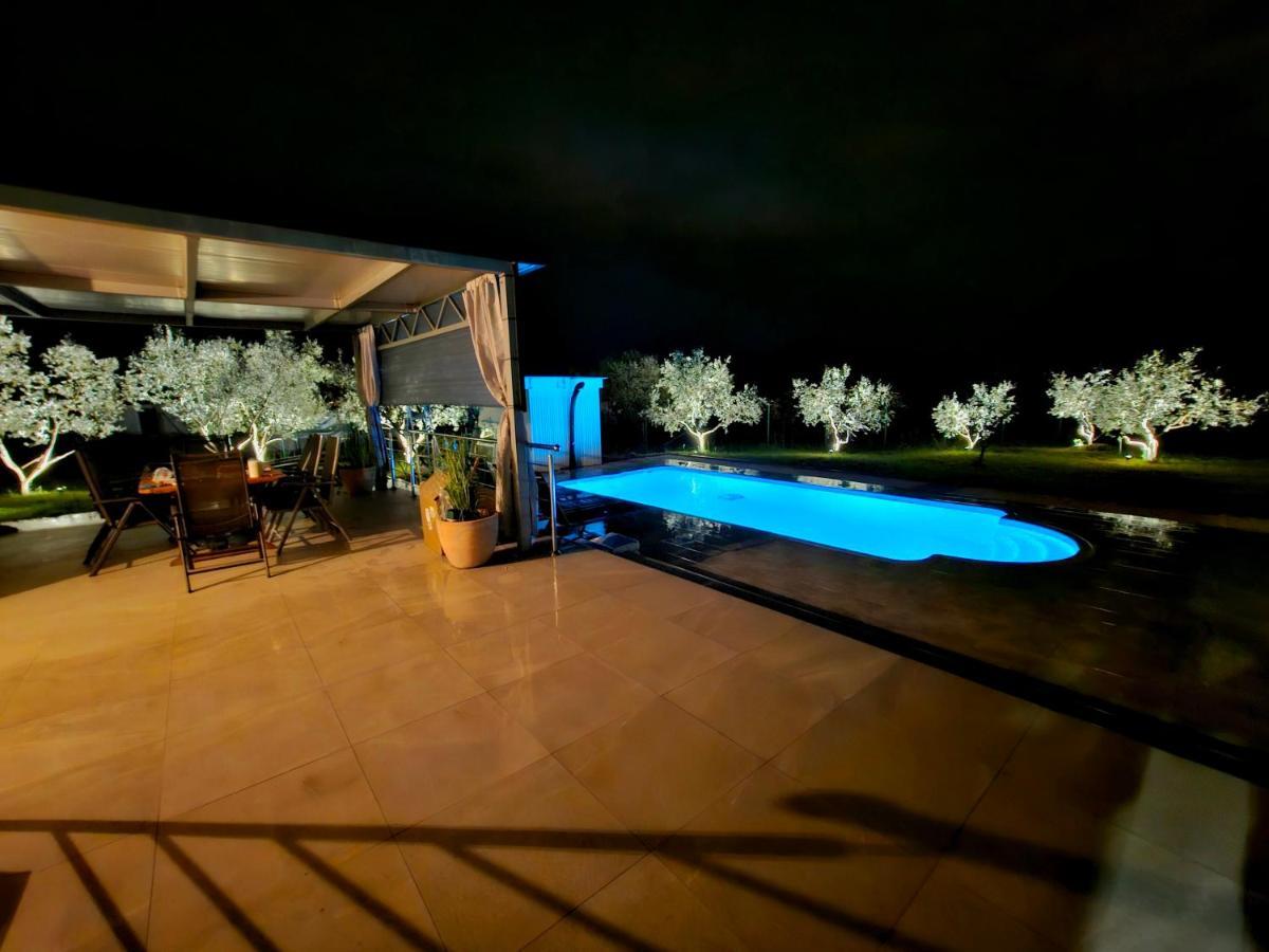 Aleya FERIENHAUS mit Pool Medulin Dış mekan fotoğraf